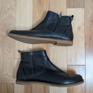 Taos Double Time Black Leather Booties sz 10
